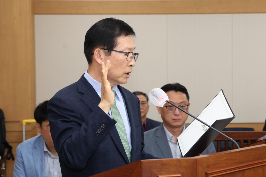 '제336회(폐회중) 제2차 강원특별자치도경제진흥원 인사청문특별위원회' 게시글의 사진(8) '2025-05-07 제336회 제2차 강원특별자치도경제진흥원 인사청문특별위원회 (8).jpg'