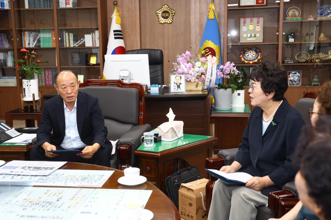 '강원특별자치도의회 방문(원주시여성단체협의회)' 게시글의 사진(7) '2026-08-24 강원특별자치도의회방문(원주시여성단체협의회) (7).jpg'