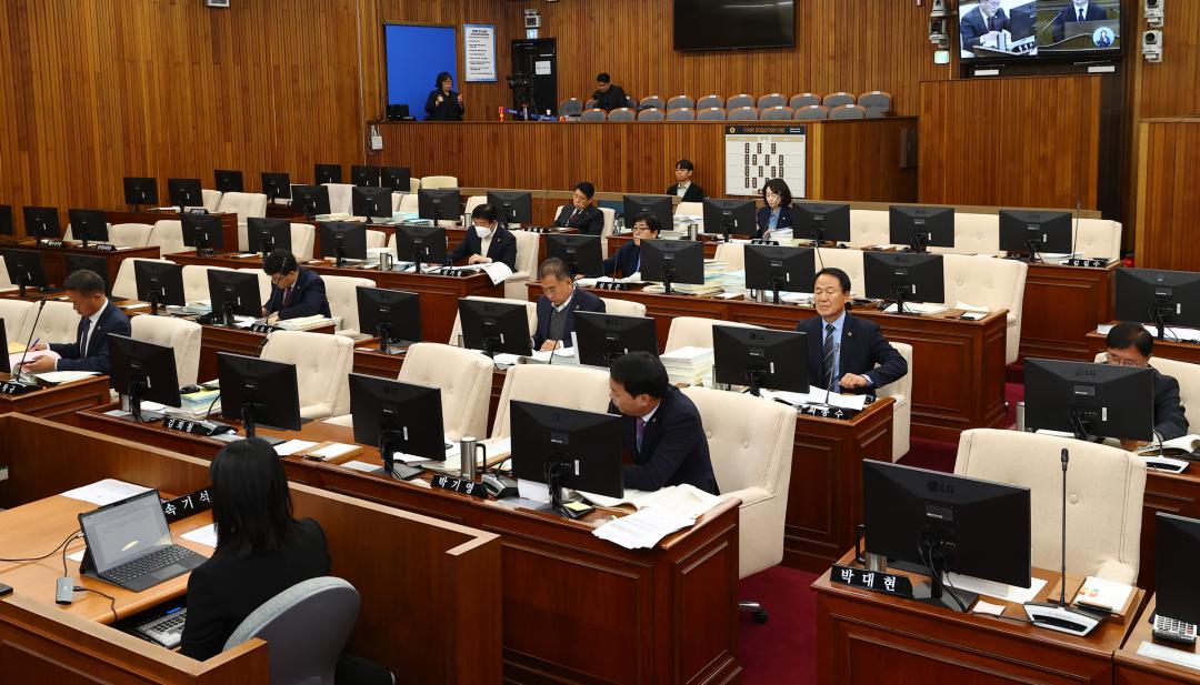 '제333회 제3차 예산결산특별위원회' 게시글의 사진(12) '2024-12-04 제333회 제3차 예산결산특별위원회 (12).jpg'