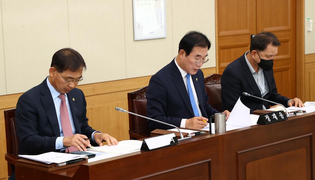 '제336회 제1차 경제산업위원회' 게시글의 사진(11) '2025-04-09 제336회 제1차 경제산업위원회 (10).jpg'