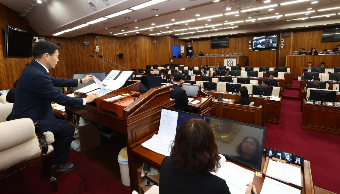 '제333회 제3차 예산결산특별위원회' 게시글의 사진(11) '2024-12-04 제333회 제3차 예산결산특별위원회 (11).jpg'