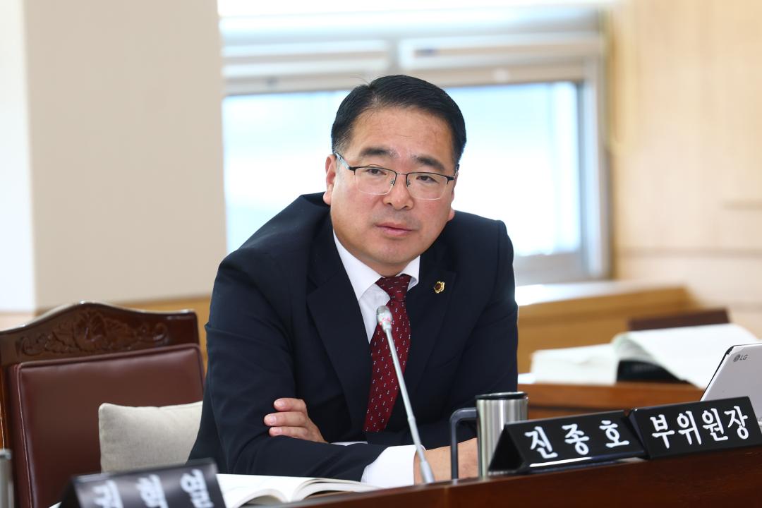 '2025년도 농림수산위원회 행정사무감사(산림환경국)' 게시글의 사진(32) '2025-11-07 2025년도 농림수산위원회 행정사무감사(산림환경국) (32).jpg'
