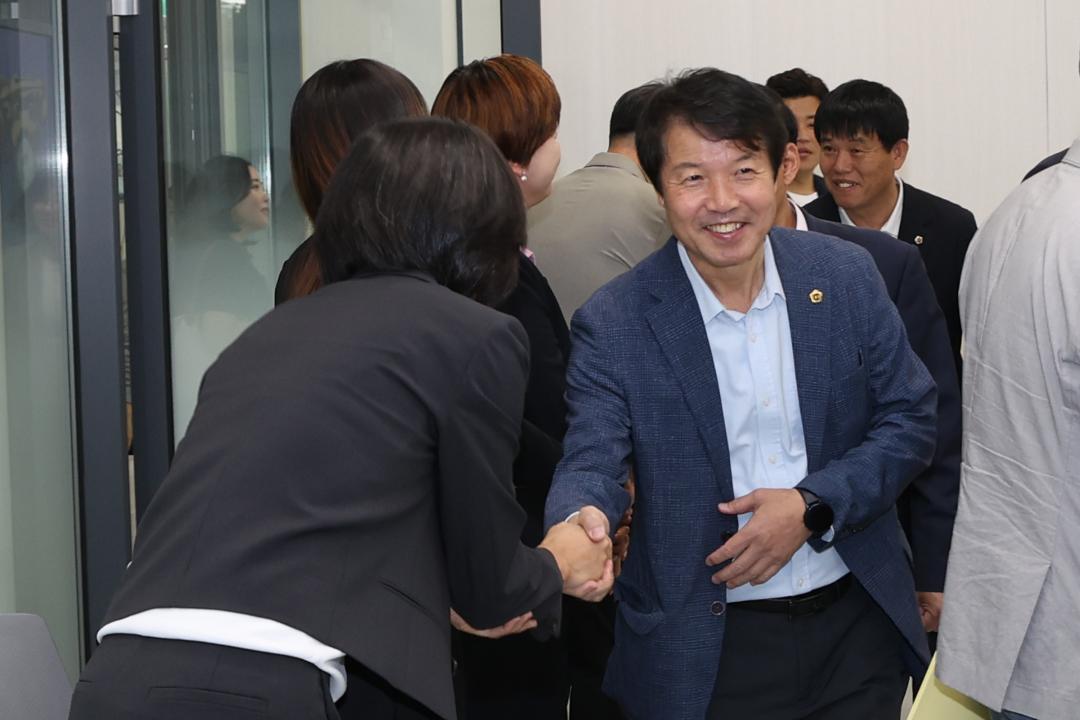 '제328회 교육위원회 현지시찰' 게시글의 사진(2) '2024-05-10 제328회 교육위원회 현지시찰(진로교육원) (2).jpg'