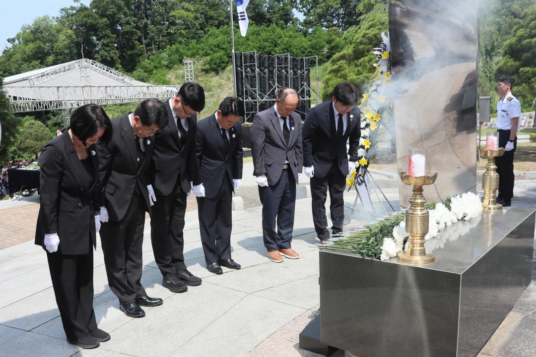 '제70회 현충일 추념식' 게시글의 사진(14) '2025-06-06 제70회 현충일 추념식(원주) (7).jpg'