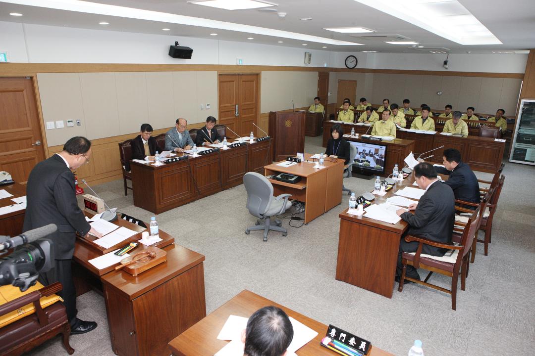 '206회 제7차 농림수산위원회' 게시글의 사진(13) '2011-01-28 206회 제7차 농림수산위원회 (13).jpg'