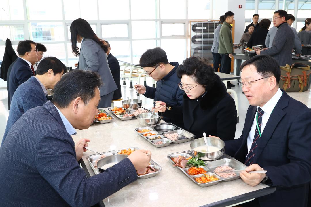 '제335회 교육위원회 학교현장 방문' 게시글의 사진(12) '2025-03-06 제335회 교육위원회 학교현장 방문 (12).jpg'