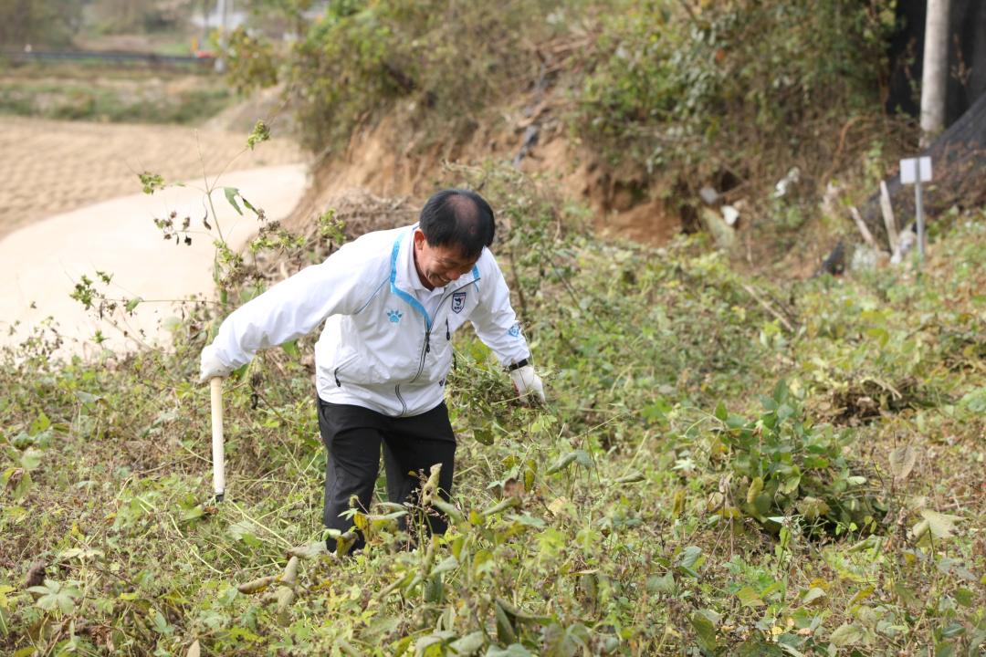 '농림수산위원회 농촌일손돕기 봉사활동' 게시글의 사진(20) '2010-10-19 농림수산위원회 농촌일손돕기 봉사활동 (20).jpg'