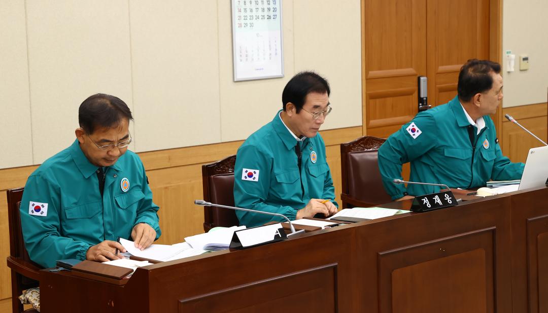 '제340회 제2차 경제산업위원회' 게시글의 사진(13) '2025-09-15 제340회 제2차 경제산업위원회 (13).jpg'