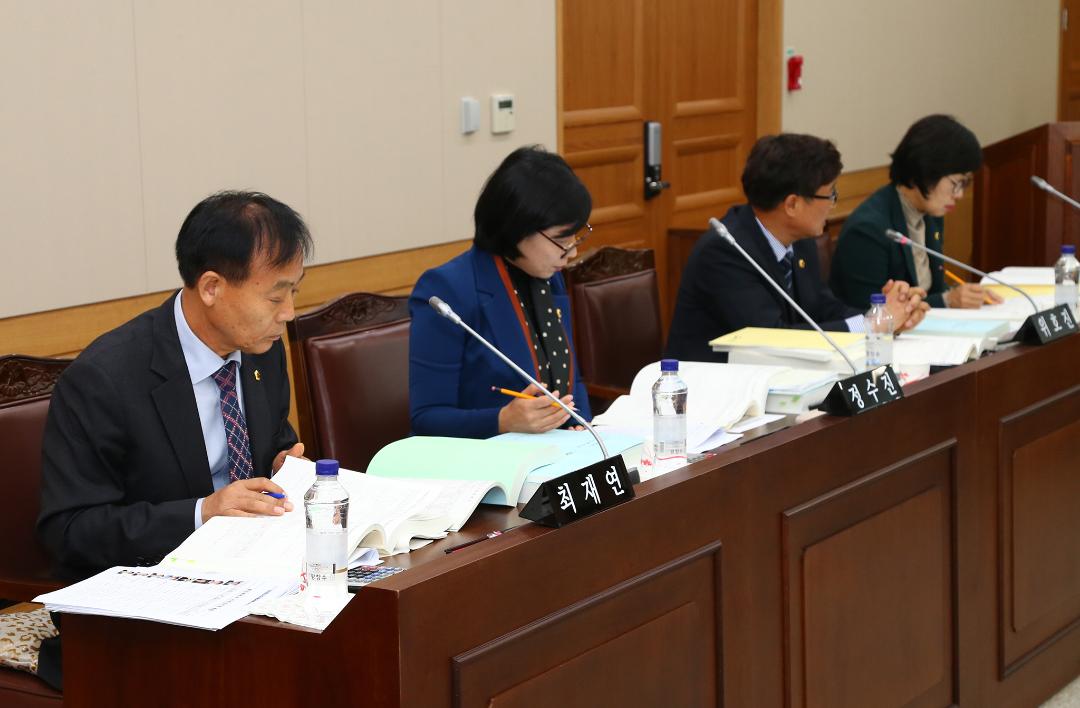 '제286회 제4차 농림수산위원회' 게시글의 사진(5) '2019-11-26 제286회 제4차 농림수산위원회 (5).jpg'