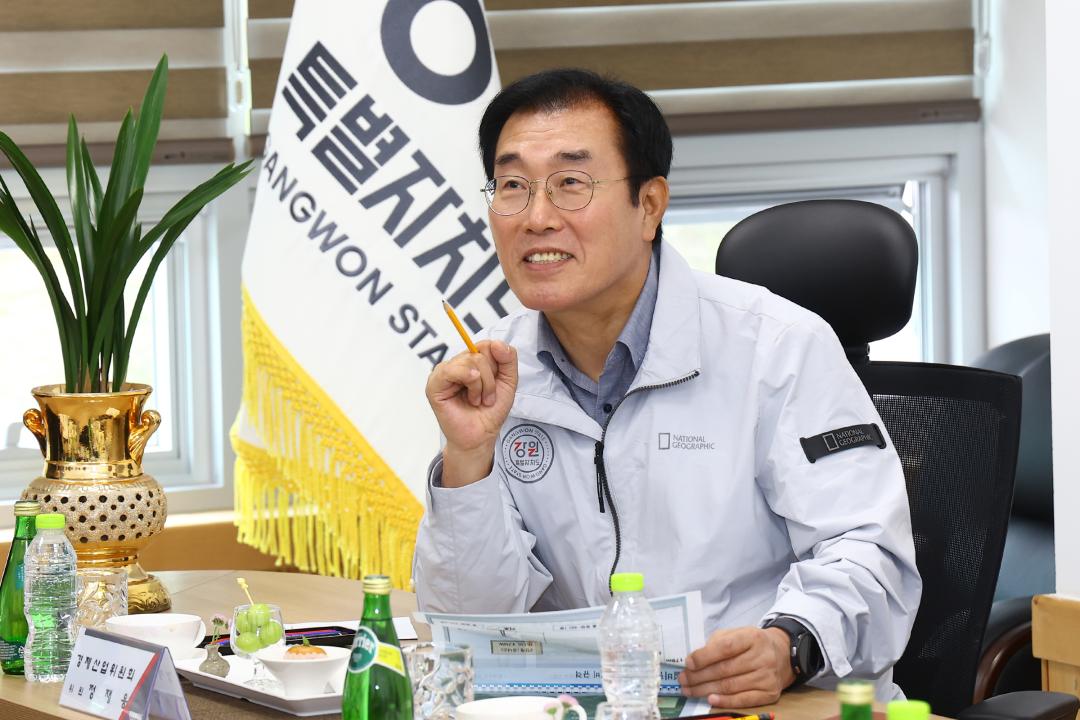 '제339회 경제산업위원회 현지시찰' 게시글의 사진(17) '2025-07-14 제339회 경제산업위원회 현지시찰(태백가덕산 풍력발전) (16).jpg'