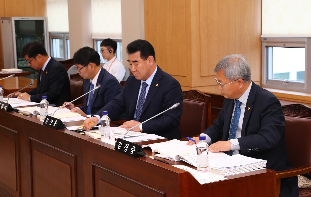 '2019년도 농림수산위원회 행정사무감사(농정국 소관)' 게시글의 사진(8) '2019-11-13 2019년도 농림수산위원회 행정사무감사(농정국 소관) (8).jpg'