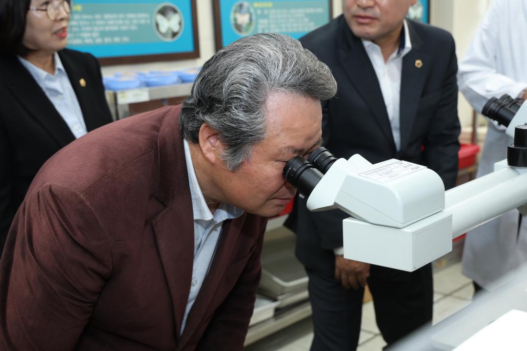 '제333회 농림수산위원회 현지시찰(산림과학연구원)' 게시글의 사진(25) '2024-11-14 제333회 농림수산위원회 현지시찰(산림과학연구원) (26).jpg'