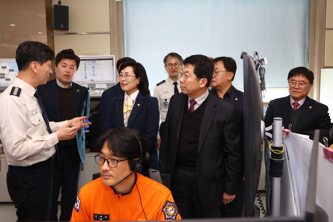 '안전건설위원회 강원특별자치도 119종합상황실방문' 게시글의 사진(22) '2025-02-11 안전건설위원회 강원특별자치도 119종합상황실방문 (23).jpg'