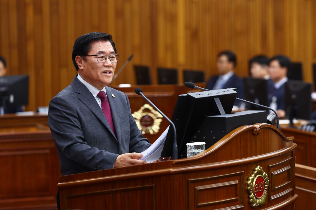 '제344회 제2차 본회의(2026년도 제1회 도정 및 교육행정에 관한 질문)' 게시글의 사진(70) '2026-04-02 제344회 제2차본회의(2026년도 제1회 도정 및 교육행정에 관한 질문) (70) 홍성기 의원.jpg'