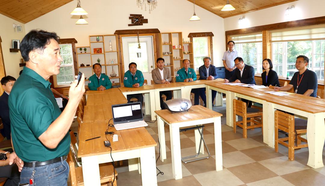 '제340회 농림수산위원회 현지시찰' 게시글의 사진(43) '2025-09-11 제340회 농림수산위원회 현지시찰(농업기술원,해피초원목장) (48).jpg'