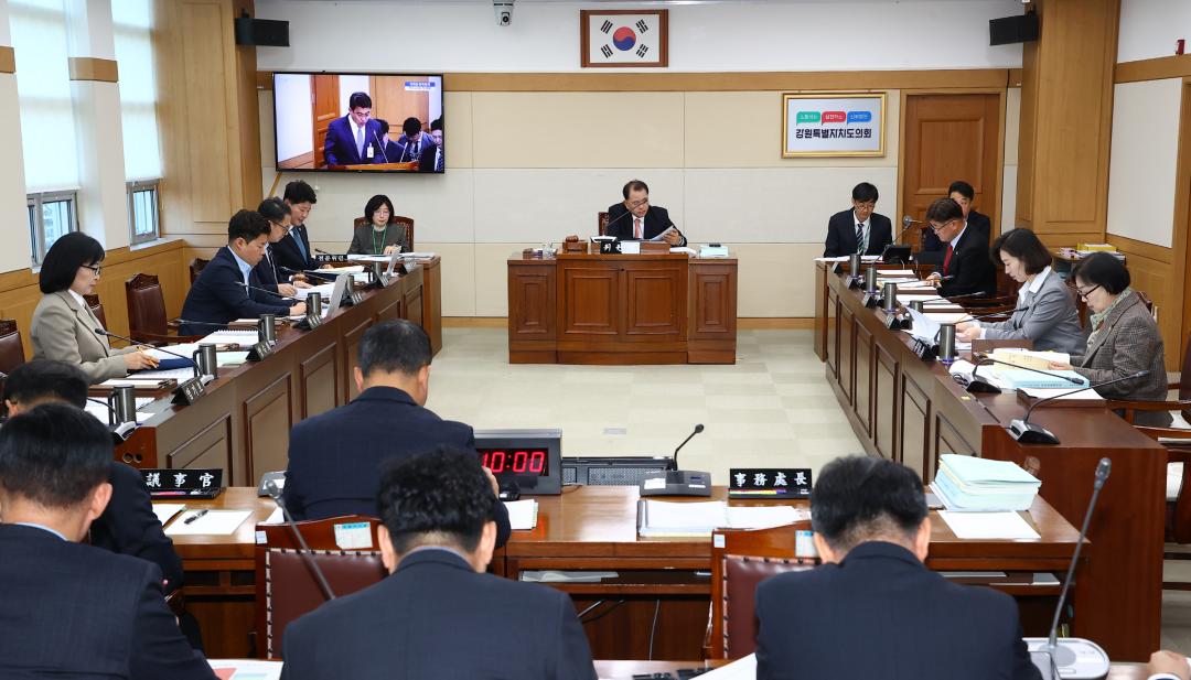 '제342회 제2차 의회운영위원회' 게시글의 사진(2) '2025-11-20 제342회 제2차 의회운영위원회 (2).jpg'
