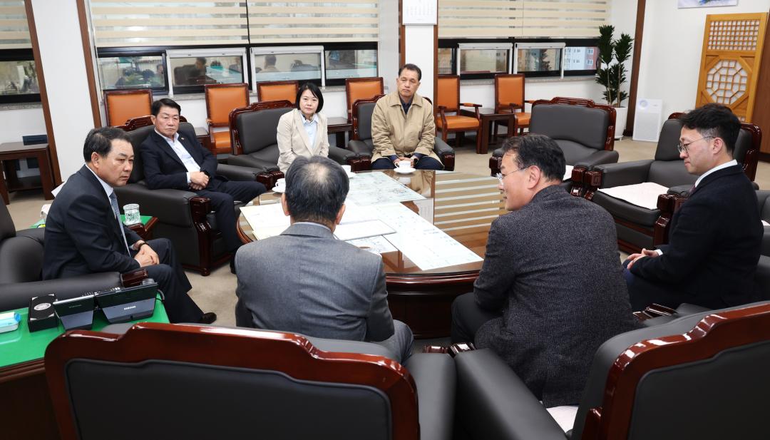 '영남권 산불 피해 지원 성금 기탁식' 게시글의 사진(10) '2025-04-14 영남권 산불 피해 지원 성금 기탁식 (10).jpg'