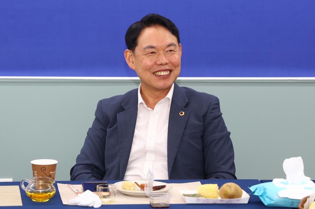 '대한민국시도의회운영위원장협의회 제11대 전반기 제9차 정기회' 게시글의 사진(26) '2025-08-21 대한민국시도의회운영위원장협의회 제11대 전반기 제9차 정기회 (26).jpg'