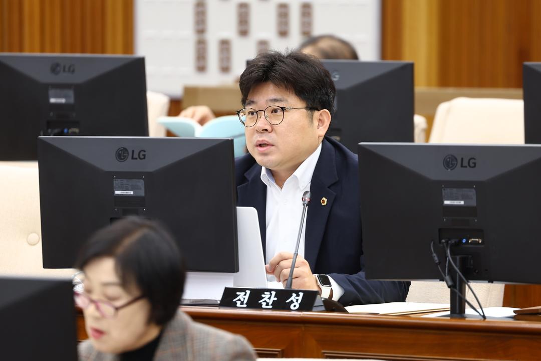 '제342회 제2차 예산결산특별위원회' 게시글의 사진(18) '2025-12-02 제342회 제2차 예산결산특별위원회 (18).jpg'