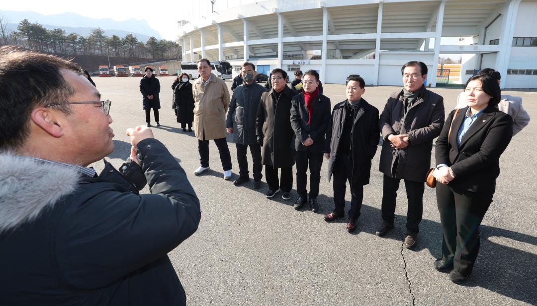'경제산업위원회 민생현장 방문' 게시글의 사진(14) '2025-02-11 경제산업위원회 민생현장 방문 (14) 속초수소충전소.jpg'