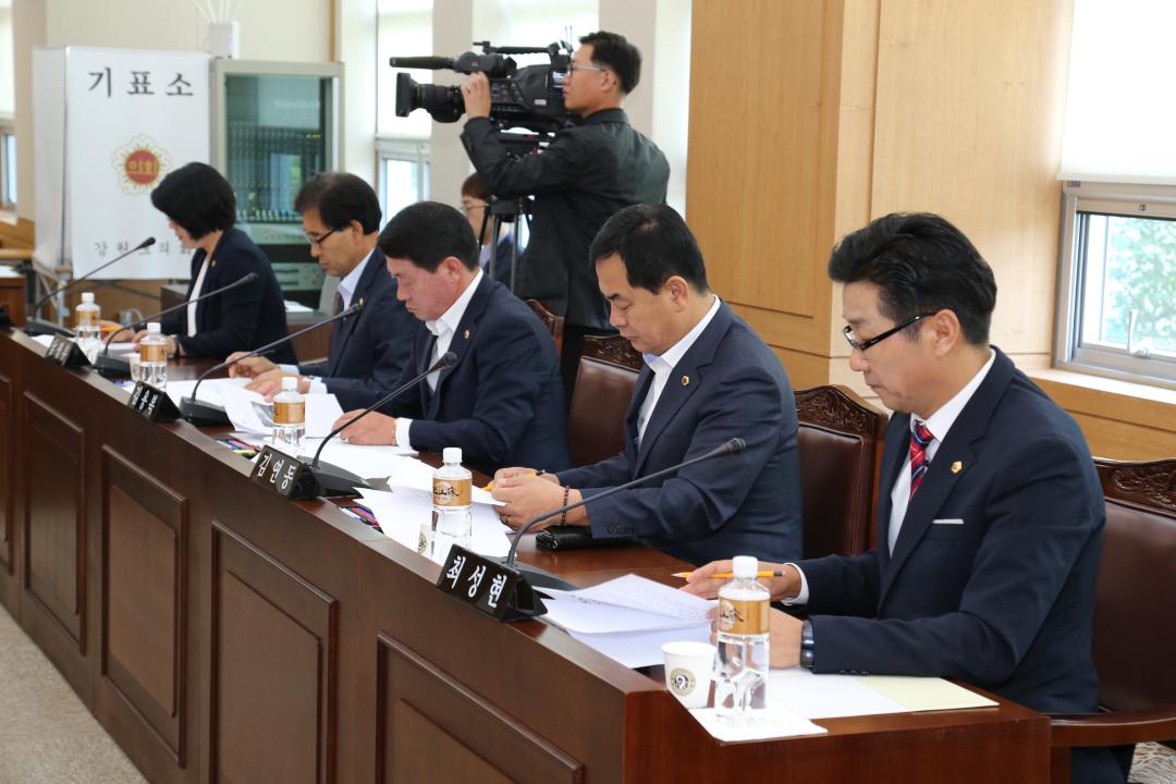 '제258회 제1차 의회운영위원회' 게시글의 사진(6) '2016-09-01 제258회 제1차 의회운영위원회 (6).JPG'