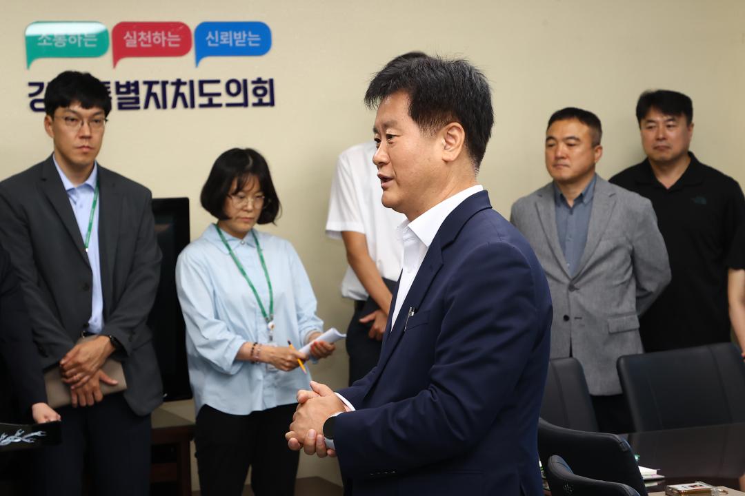 '강원특별자치도의회 인사발령장 전달식' 게시글의 사진(20) '2026-07-01 강원특별자치도의회 인사발령장 전달식 (20).jpg'