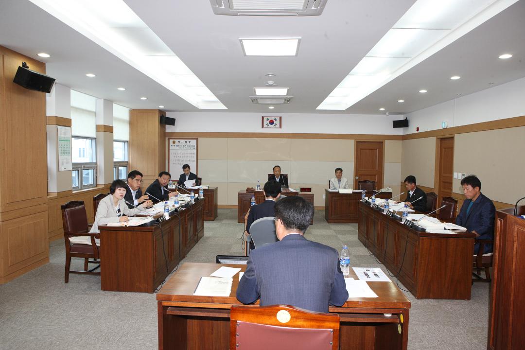 '212회 제3차 농림수산위원회' 게시글의 사진(1) '2011-07-07 212회 제3차 농림수산위원회 (1).jpg'