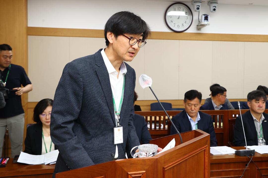 '제338회 제1차 의회운영위원회' 게시글의 사진(2) '2025-06-05 제338회 제1차 의회운영위원회 (2).jpg'