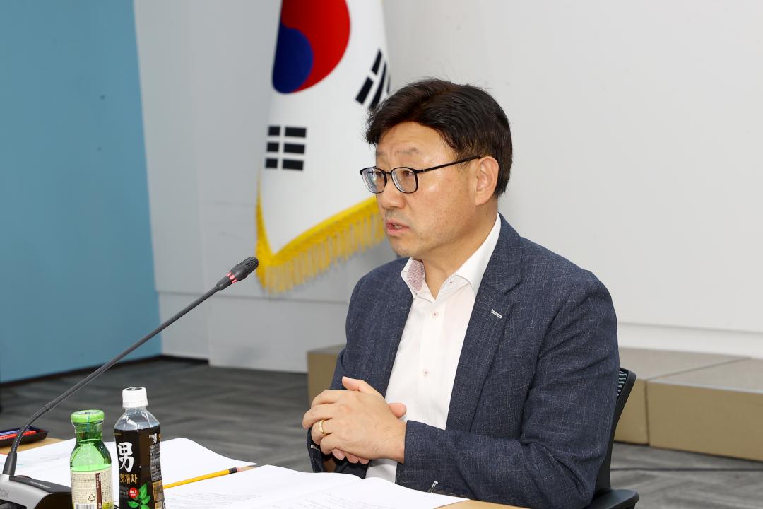 '강원특별자치도의회 2025년 제3차 의원연구회 지원 심의위원회' 게시글의 사진(7) '2025-06-05 강원특별자치도의회 2025년 제3차 의원연구회 지원 심의위원회 (7).jpg'