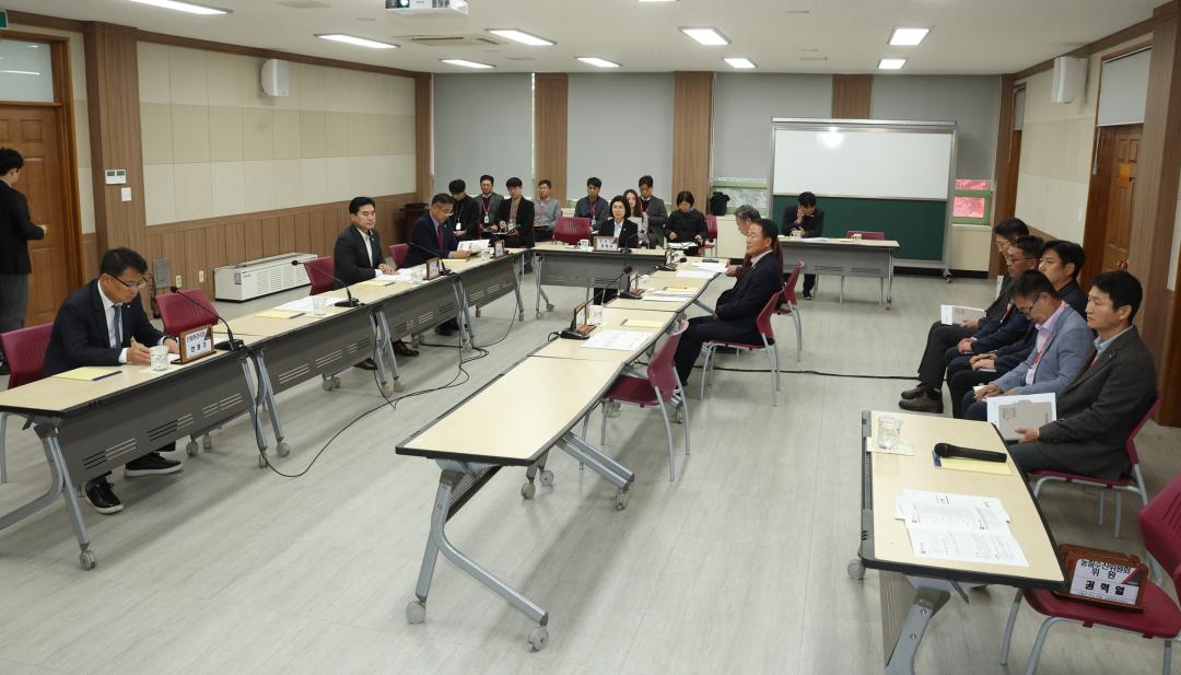 '제333회 농림수산위원회 현지시찰(산림과학연구원)' 게시글의 사진(7) '2024-11-14 제333회 농림수산위원회 현지시찰(산림과학연구원) (7).jpg'