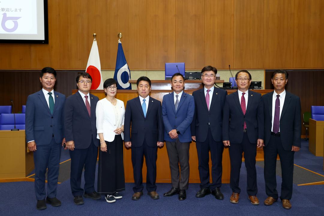 '강원특별자치도의회 한일국제교류협회 2025년 일본 돗토리현 방문' 게시글의 사진(81) '2025-07-29 강원특별자치도의회 한일국제교류협회 2025년 일본 돗토리현 방문 (98)_03_돗토리현의회 의장 예방.jpg'
