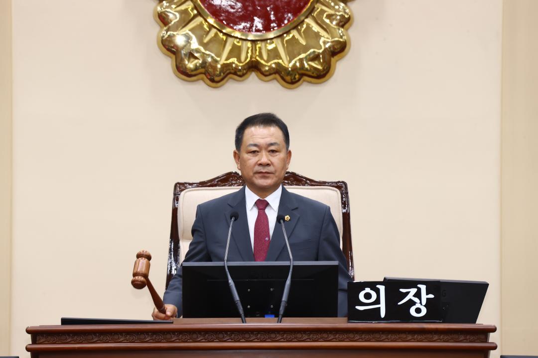 '제346회 제2차 본회의' 게시글의 사진(17) '2026-06-17 제346회 제2차 본회의 (18) 회의진행 김시성의장.jpg'