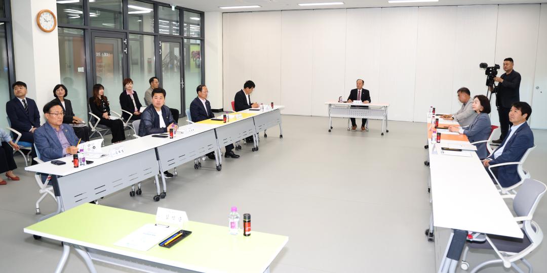 '제328회 교육위원회 현지시찰' 게시글의 사진(11) '2024-05-10 제328회 교육위원회 현지시찰(진로교육원) (11).jpg'