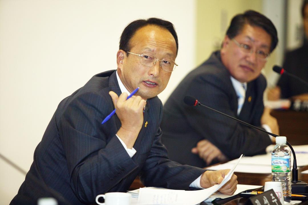 '수산자원연구소 현지 행정사무감사' 게시글의 사진(54) '2006-11-23 수산자원연구소 현지 행정사무감사 (54).jpg'