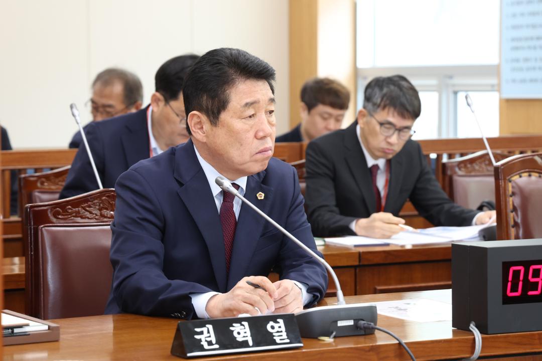 '제336회 제1차 농림수산위원회' 게시글의 사진(16) '2025-04-09 제336회 제1차 농림수산위원회 (16).jpg'