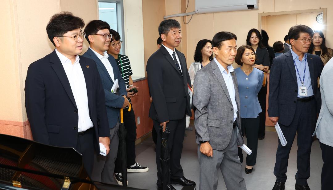 '강원특별자치도의회 교육위원회 의정연찬회' 게시글의 사진(51) '2025-07-17 강원특별자치도의회 교육위원회 의정연찬회 (53)(강원예술고등학교).jpg'