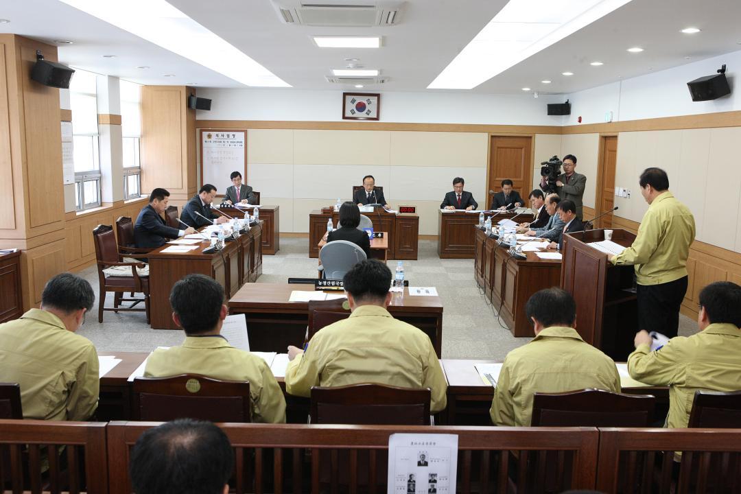 '206회 제7차 농림수산위원회' 게시글의 사진(9) '2011-01-28 206회 제7차 농림수산위원회 (9).jpg'