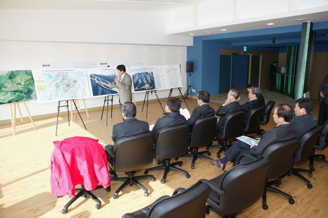 '동계올림픽 관련시설 준비상황 현지확인' 게시글의 사진(6) '2006-11-21 동계올림픽 관련시설 준비상황 현지확인 (6).jpg'