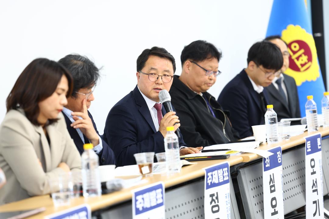 '강원국학진흥지원사업 아카이빙 정책토론회' 게시글의 사진(12) '2026-03-27 강원국학진흥지원사업 아카이빙 정책토론회 (12).jpg'