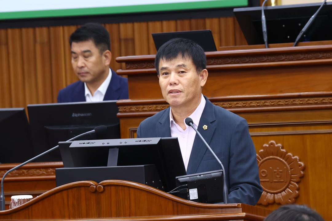 '제339회 제2차 본회의' 게시글의 사진(55) '2025-07-17 제339회 제2차 본회의 (55) 5분자유발언 이영욱의원.jpg'