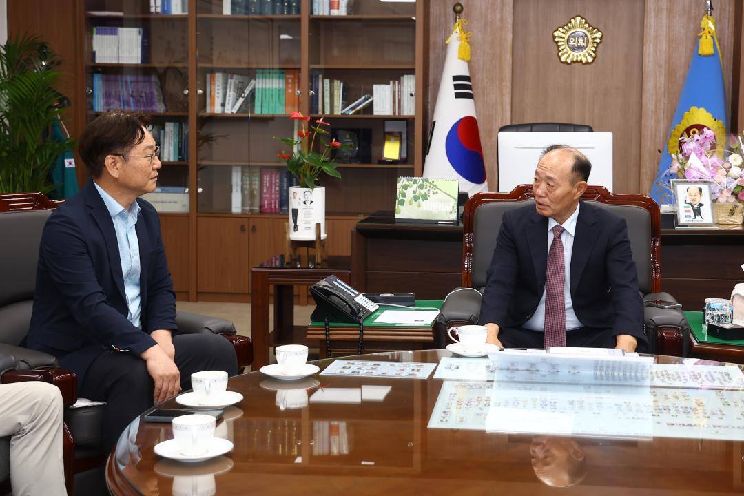 '강원특별자치도의회 방문(춘천폴리텍대학 학장)' 게시글의 사진(5) '2026-08-25 강원특별자치도의회 방문(지경배 춘천폴리텍대학 학장) (4).jpg'
