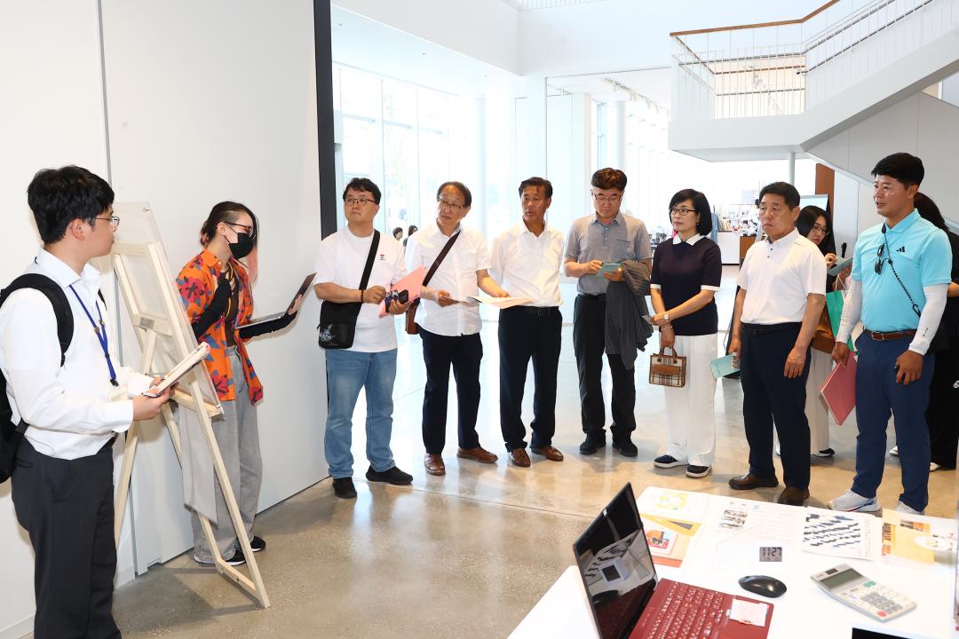 '강원특별자치도의회 한일국제교류협회 2025년 일본 돗토리현 방문' 게시글의 사진(26) '2025-07-29 강원특별자치도의회 한일국제교류협회 2025년 일본 돗토리현 방문 (39)_02_돗토리 현립미술관 시찰.jpg'