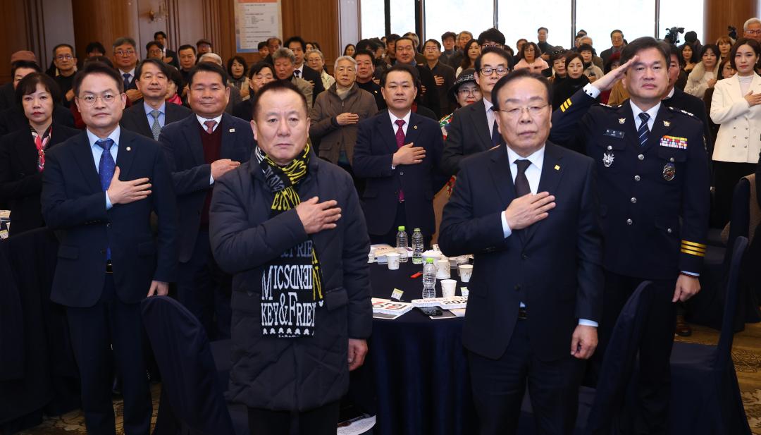 '강원특별자치도 문화예술인 신년교례회, 강원일보 신춘문예 시상식' 게시글의 사진(10) '2026-01-14 강원특별자치도 문화예술인 신년교례회, 강원일보 신춘문예 시상식 (10).jpg'