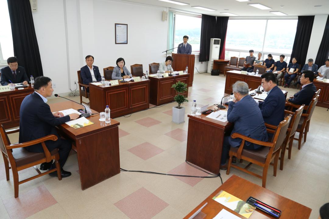 '제275회 농림수산위원회 현지시찰(특화작물연구소)' 게시글의 사진(2) '2018-09-07 제275회 농림수산위원회 현지시찰(특화작물연구소) (2).jpg'