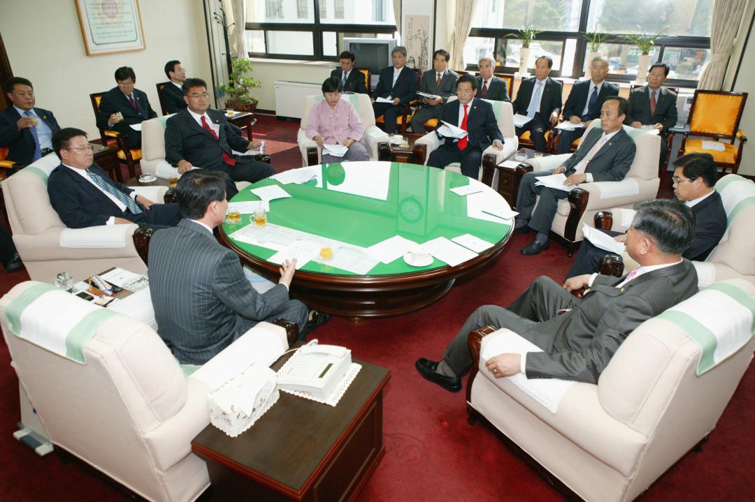 '의정대표 협의회' 게시글의 사진(1) '2006-10-10 의정대표 협의회 (1).JPG'