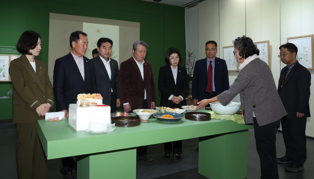 '제333회 농림수산위원회 현지시찰(산림과학연구원)' 게시글의 사진(49) '2024-11-14 제333회 농림수산위원회 현지시찰(산림과학연구원) (50).jpg'