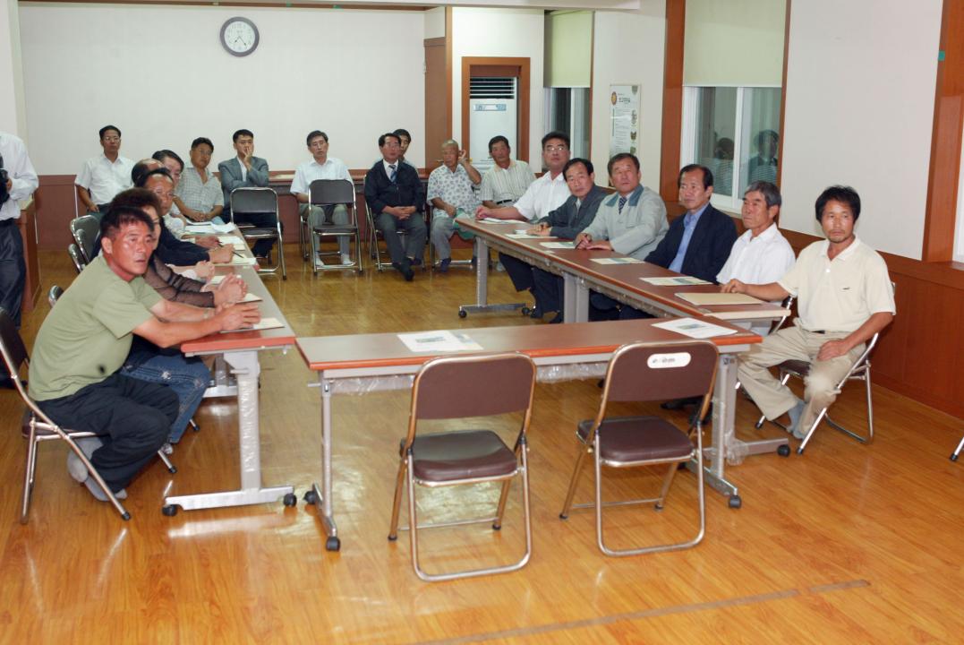 '사방댐 시설 및 친환경 농업경영 현지시찰' 게시글의 사진(20) '2006-09-07 사방댐 시설 및 친환경 농업경영 현지시찰 (20).JPG'