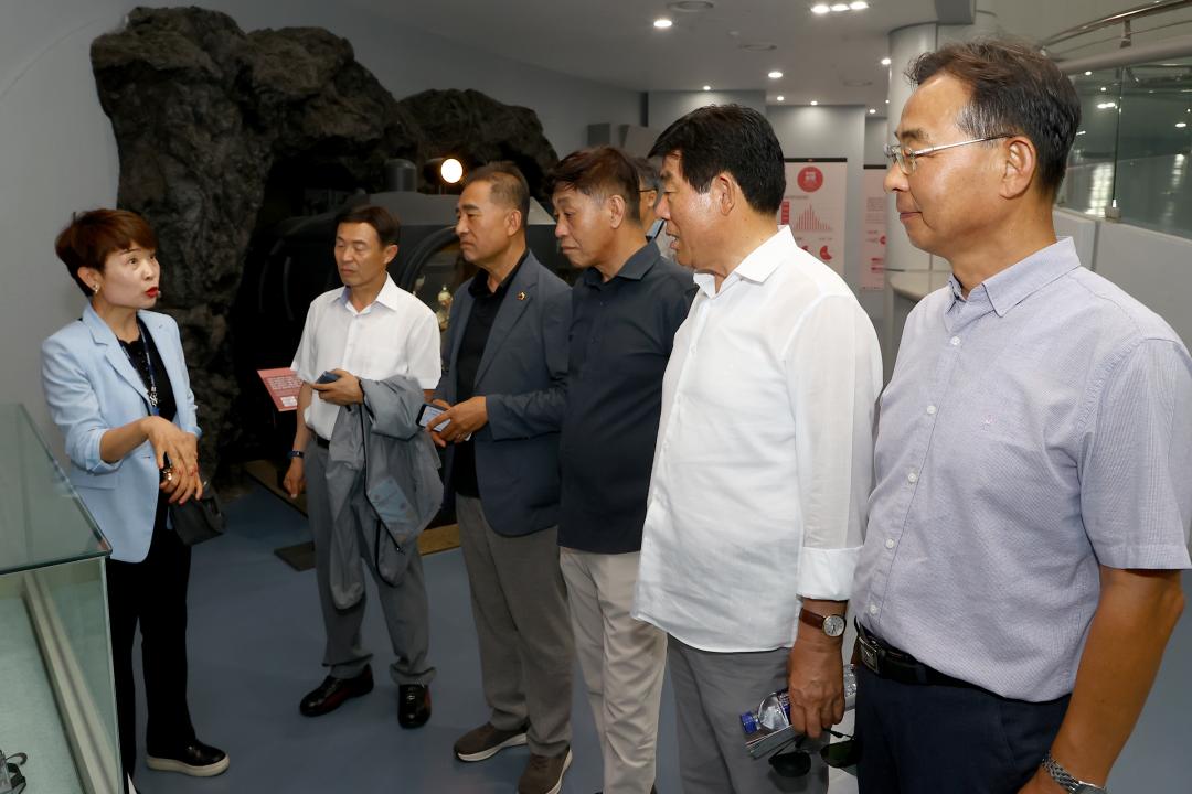'폐광지역개발지원 특별위원회 현지시찰' 게시글의 사진(20) '2025-08-18 폐광지역개발지원 특별위원회 현지시찰(문경석탄박물관) (23).jpg'