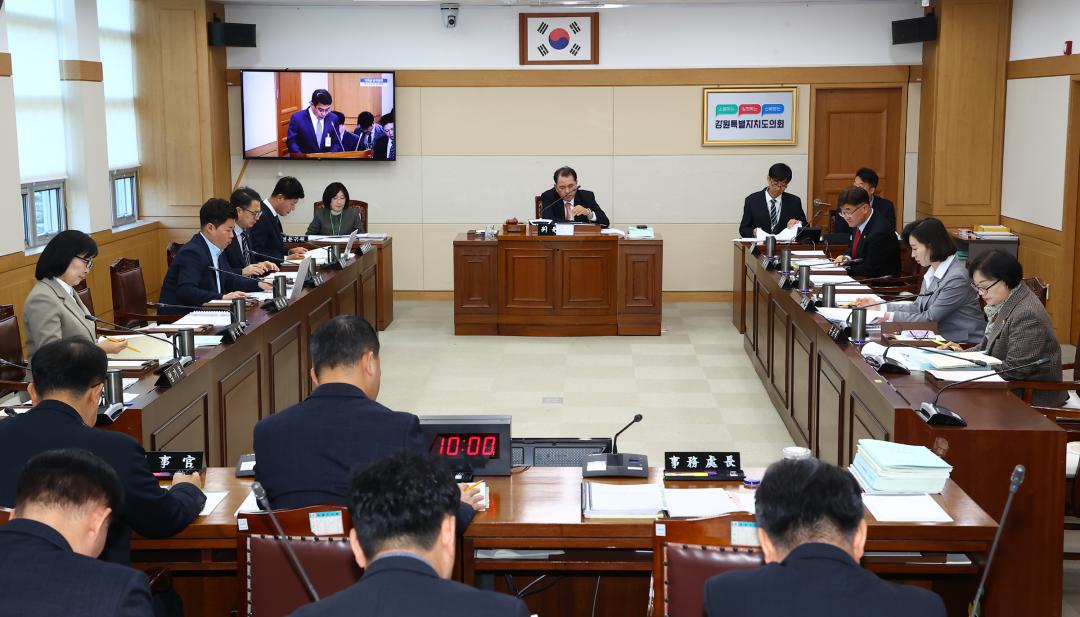 '제342회 제2차 의회운영위원회' 게시글의 사진(3) '2025-11-20 제342회 제2차 의회운영위원회 (3).jpg'