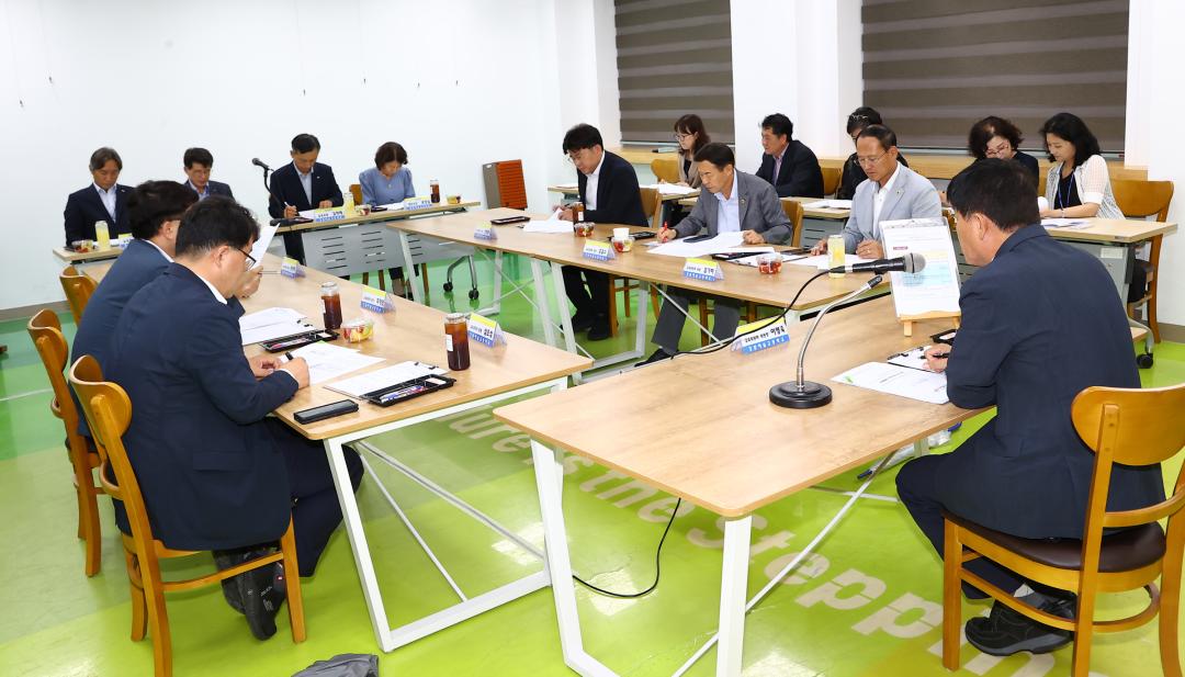 '강원특별자치도의회 교육위원회 의정연찬회' 게시글의 사진(14) '2025-07-17 강원특별자치도의회 교육위원회 의정연찬회 (15)(강원예술고등학교).jpg'